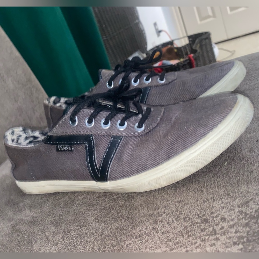 Vans - Picture 4 of 8